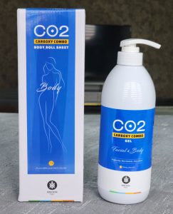 کربوکسی تراپی یک روش درمانی غیرتهاجمی است که در آن دیاکسید کربن (CO2) به صورت تزریق موضعی به لایه های زیرین پوست اعمال میشود